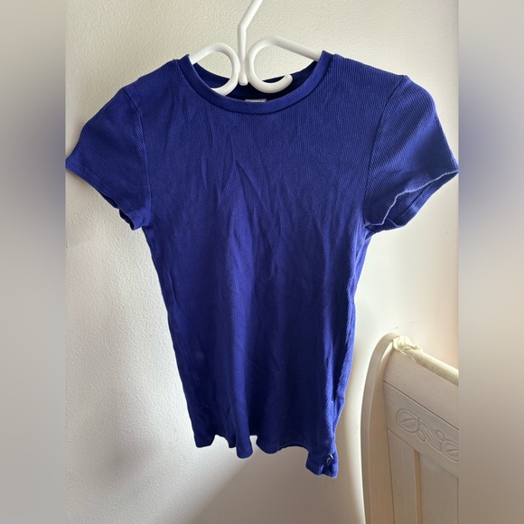 Aritzia - Picture 1 of 2